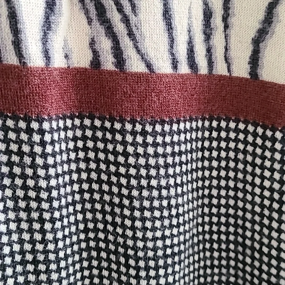 Neiman Marcus 100% Cashmere Sweater Cardigan - Picture 6 of 6